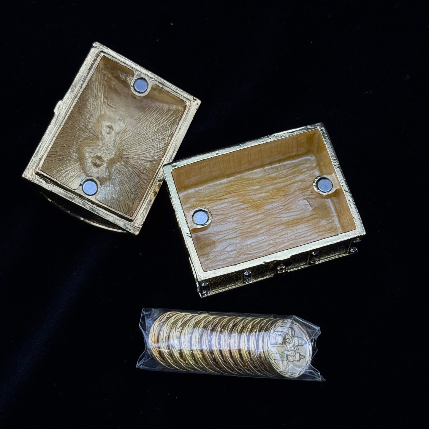 2-1/4" Gold Double Heart Chest Set (825-GLD)